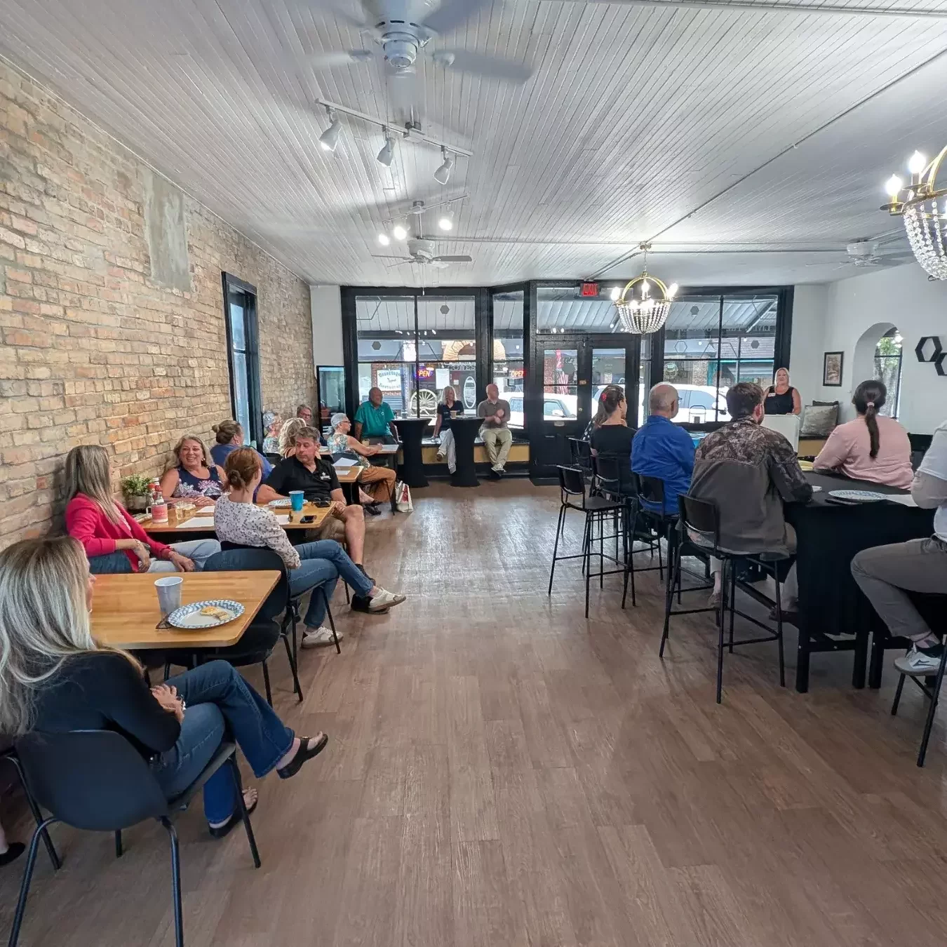Image of workshop with Shelly Vickers at Good Life Station